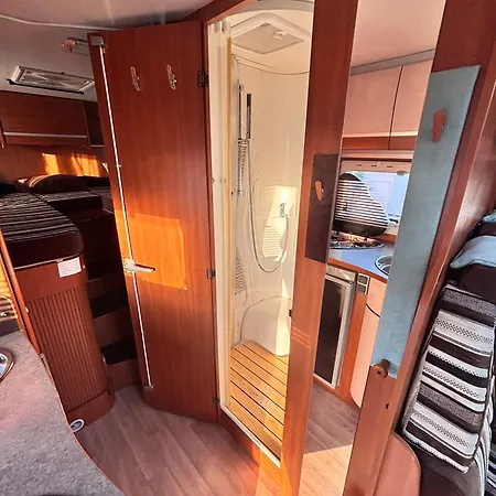 Autocaravana Кемпинг *